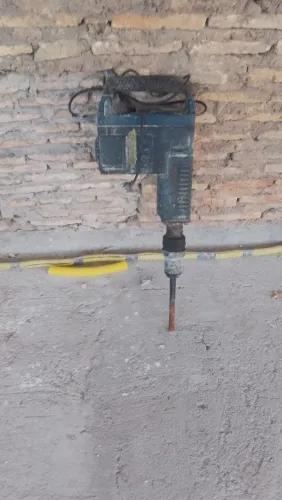 ROMPEDOR 15 KILOS <br>HHAMMER<br>SEMI NOVA<br>BOSCH HAMMER <br>SEMI NOVA<br>BOSCHHAMMER<br>SEMI NOVA