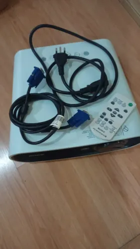 Projetor Sony Vpl Es7 Super Novo (68 horas de uso)