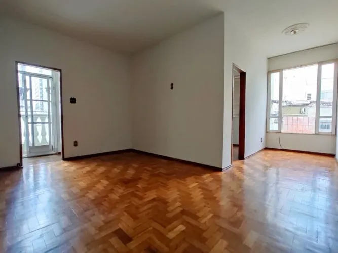 Apartamento espaçoso de 3 quartos em uma localização imbatível!