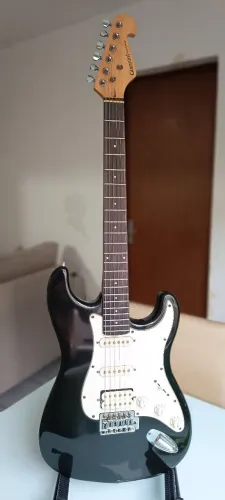 Guitarra Stratocaster Giannini