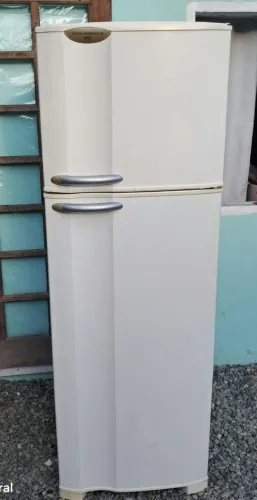 Vendo geladeira funcionando perfeitamente