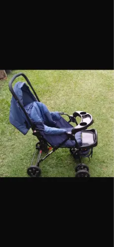 Carrinho de bebê - Cosco 