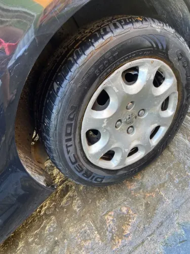 Rodas 15 com pneus novos