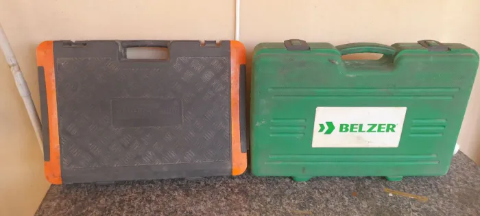 Vendo duas maletas de ferramentas uma bellzer e a outra gedore