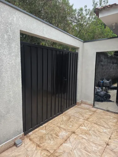 Portão fechado Ferro