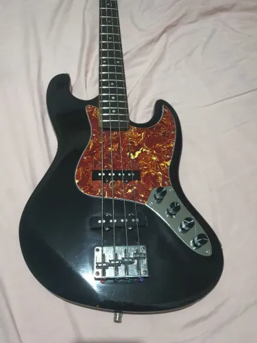 Contrabaixo squier 4c 