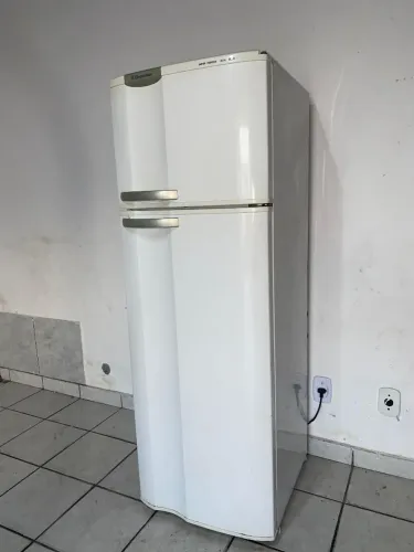 Geladeira Refrigerador Electrolux 332 Litros Cycle Defrost 2 Portas ENTREGO