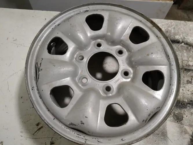 1Roda 15 S10 6 furos