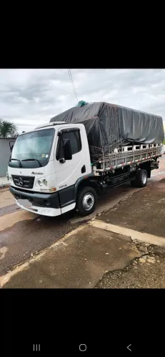 Caminhão acello 1016