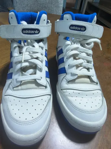 Tênis Adidas