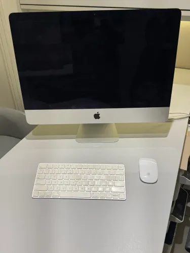 iMac 21,5? Late 2013 | i5 Quad-Core | SSD 240 GB | 8 GB RAM | Teclado e Mouse Originais