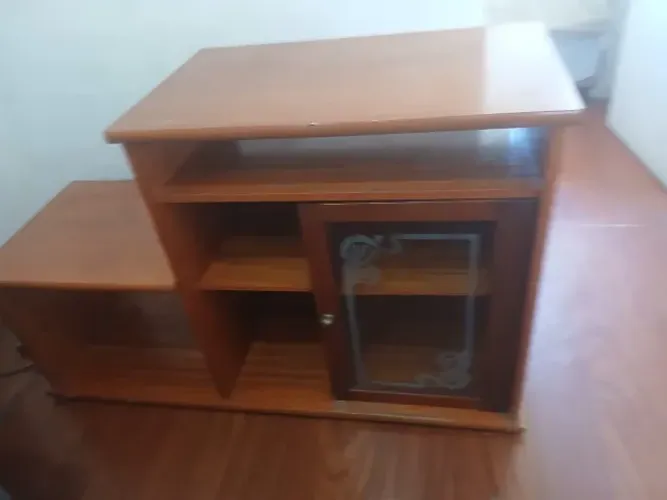 Rack para TV em Madeira com Porta de Vidro