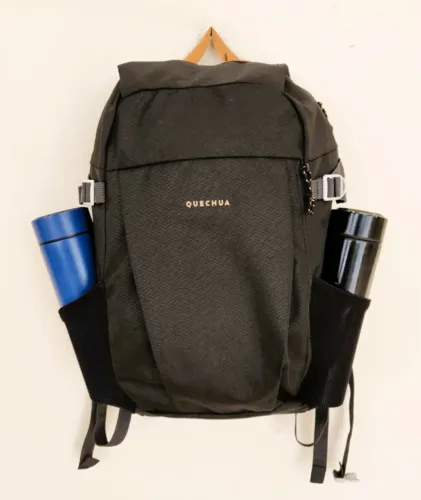 Mochila Quechua Trilha Caminhada Dia a Dia NH100 20L Preta Semi Nova