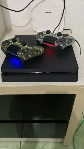 Vendo Ps4 Slim 2 controle
