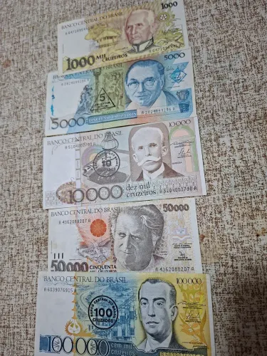 Vendo notas antigas em ótimo estado
