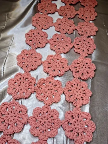 Caminho de mesa de crochê