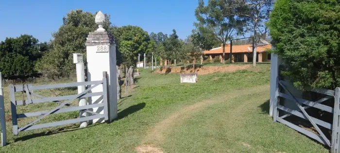 Chacara em bofete 10 mil metros Casa 6 dormitório 3 banheiro Cozinha Sala Área gourme Chur
