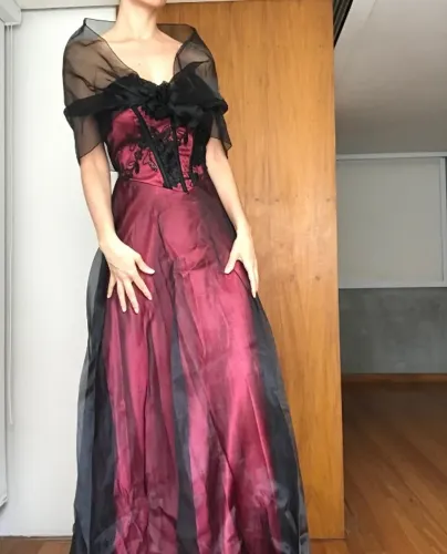 ? Vestido Longo de Festa Vinho com Preto | Tamanho PP