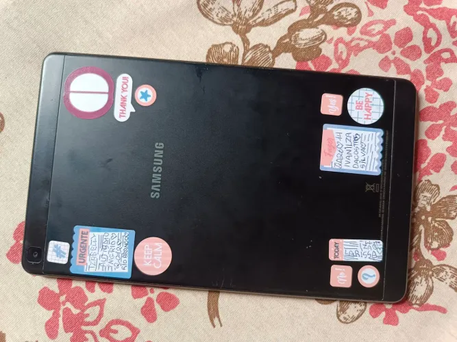 Vendo esse tablet novo da marca sansung 32gb acompanha um cartão de memória