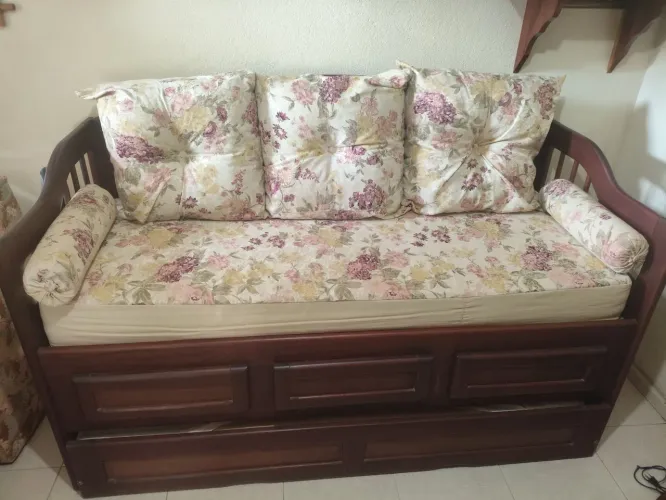 Cama dupla de madeira maciça 