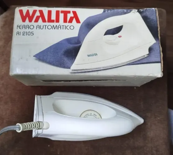 Ferro de passar roupa Walita 