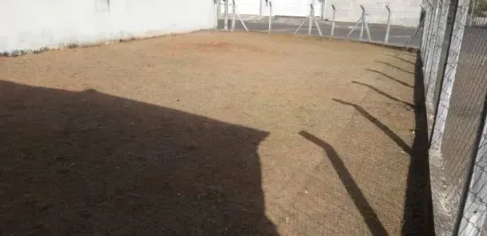 Faço capinas e serviços de construção pequenos