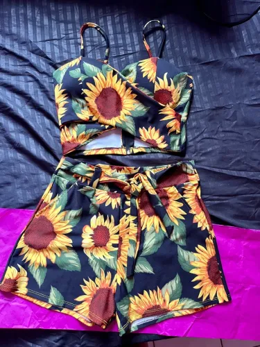 Conjunto cropped e short de girassol - M (NOVO)