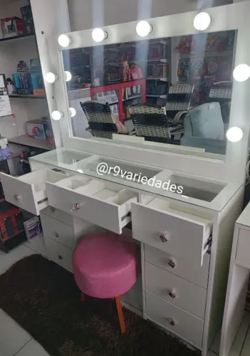 Penteadeira de 9 gavetas 