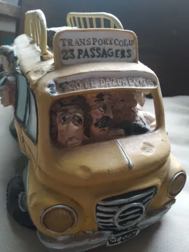 Miniatura de ônibus vintage