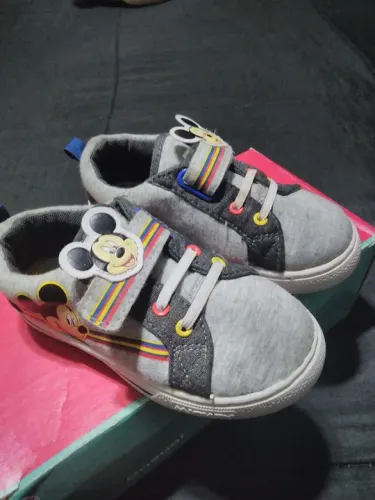 Vendo Tênis menino Mickey, Tam 26.