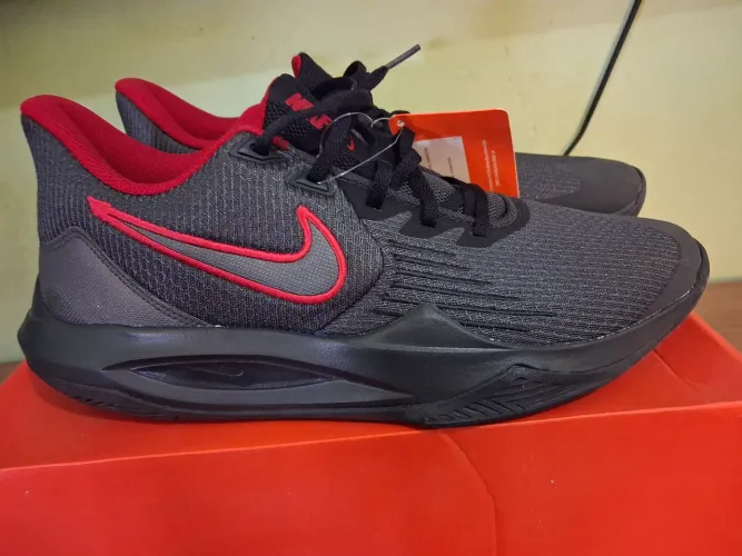 Tênis Nike precision