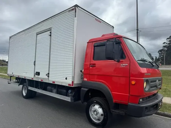 Volkswagen Delivery 8.160 2017 Baú 6,20x2,50
