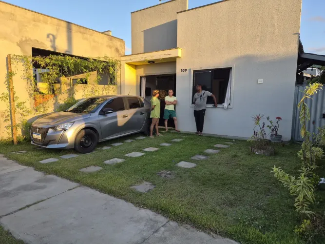 Casa no condomínio Parque Ipê Amarelo 