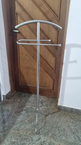 Mancebo Cabideiro para Terno Cromado de Chão 
