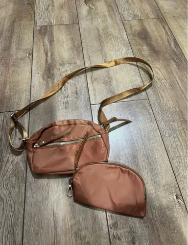 Kit Bolsa Transversal + Carteira Cor caramelo