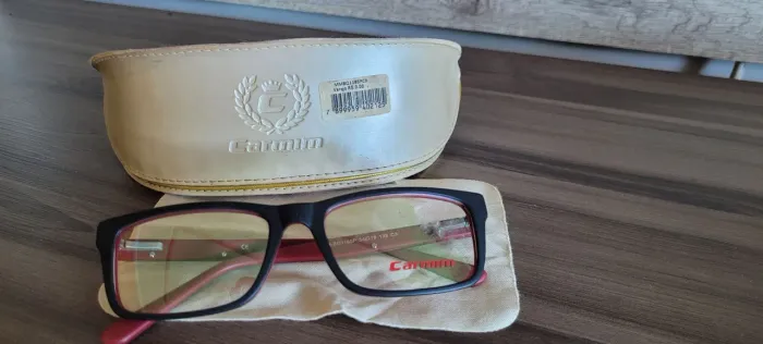 Vendo armação de óculos unisex