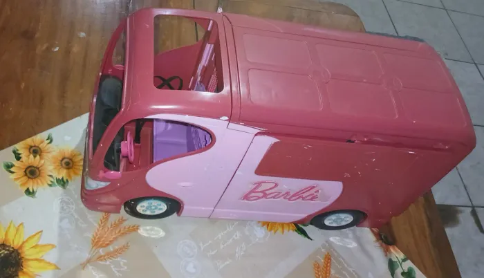 Onibus van da Barbie