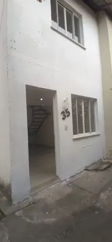 Casa em Condomínio com 2 Quarto(s) e 1 banheiro(s) para Alugar, 57 m² por R$ 900 / Mês