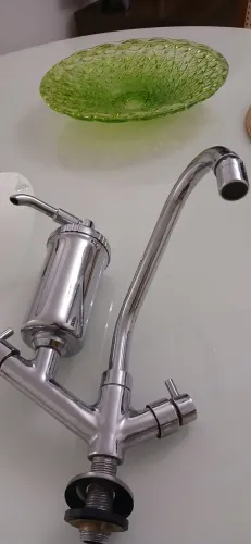 Torneira com filtro de base  inox 