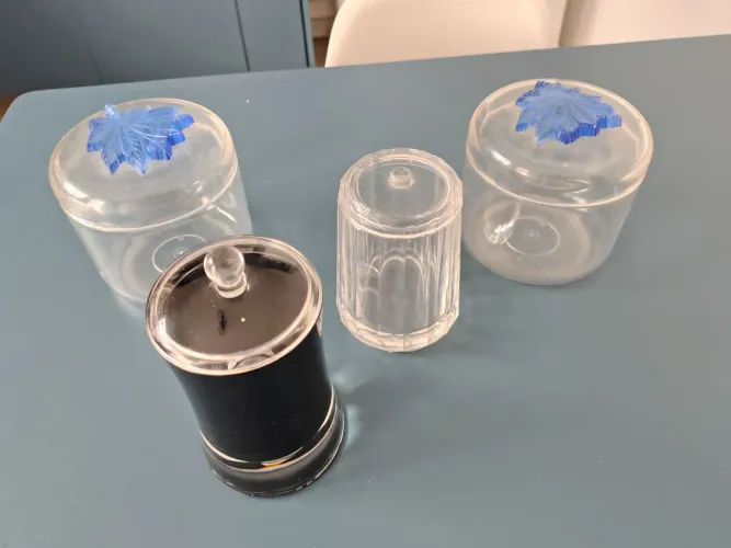 Potes para banheiro