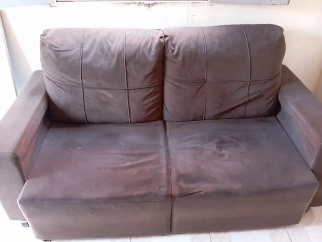 Vendo um sofá retrátil 2 lugares 500,00