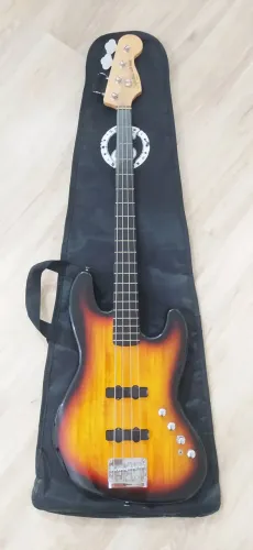 Baixo Elétrico 4 Cordas Fender Squier Delux