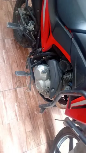 Moto toda original e bem rodada mas porém moto nunca foi mexido