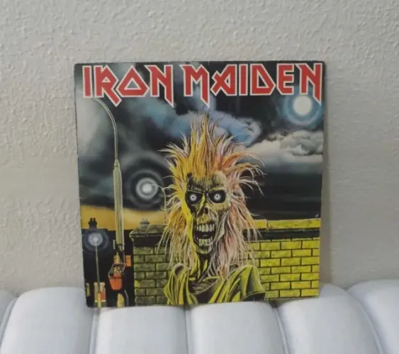 Capa Do Vinil Iron Maiden - Iron Maiden