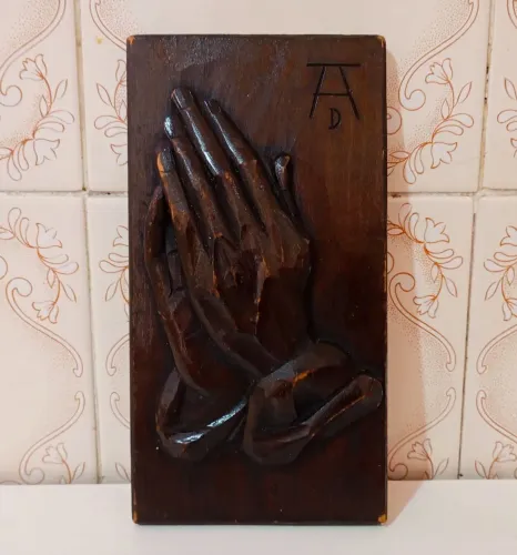Quadro Arte Sacra Mãos Em Oração Auto Relevo - Usado