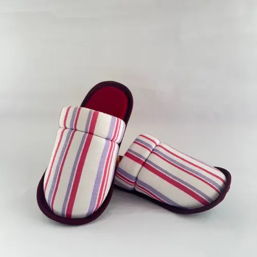 Pantufa Chinelo de Quarto Stripes Wine White Unissex Estilo e Conforto em Casa - P (35/36)