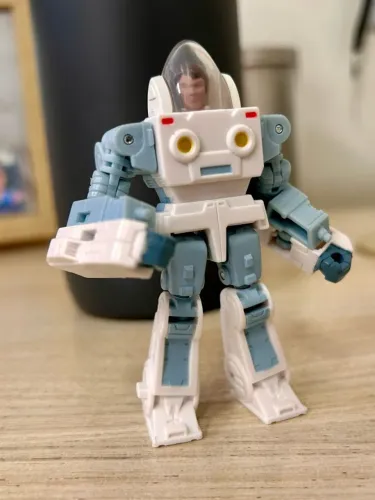 Transformers Studio Series SS86 Exo Suit Spike Witwicky Core Class