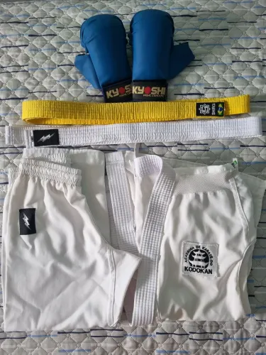 Kit Karatê Infantil (kimono+luvas+faixas)