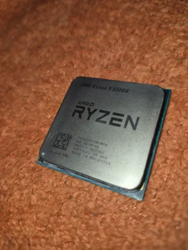 APU AMD Ryzen 3 3200G + Cooler Box