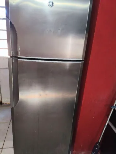 Geladeira ge 400L funcionando bem